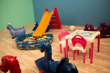 Uma imagem do espaço Kids onde as crianças podem brincar enquanto os pais aproveitam nossa churrascaria.
