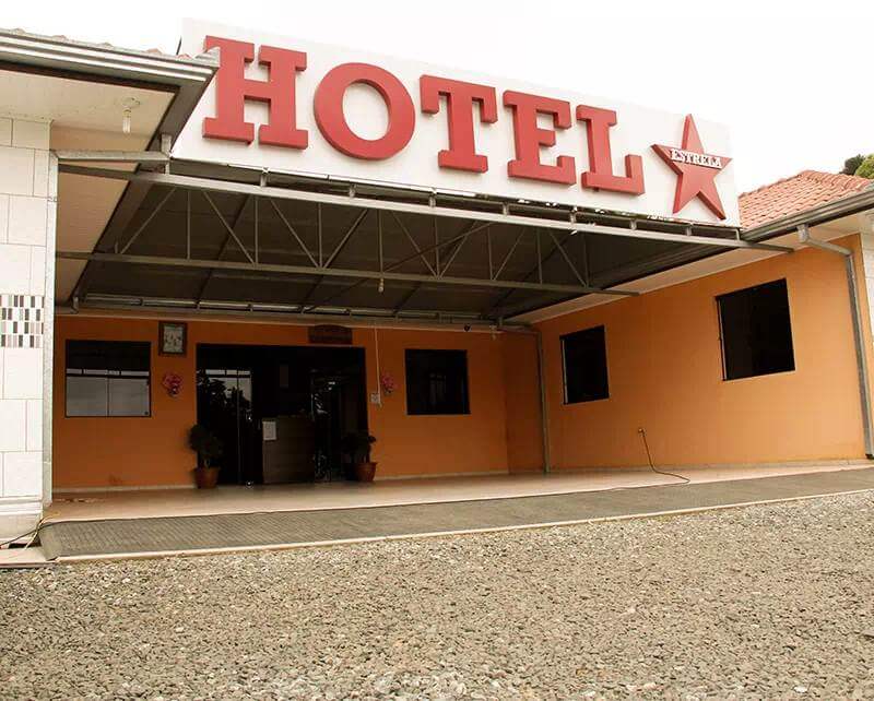 Imagem da fachada do Hotel Estrela de Prata